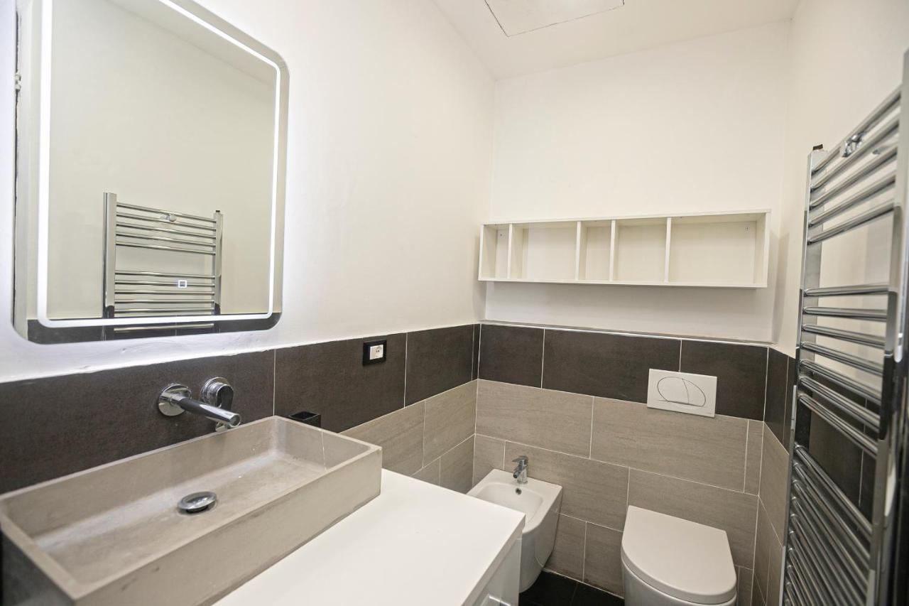 Dimora Patrizia In Centro Apartment Genoa Bagian luar foto