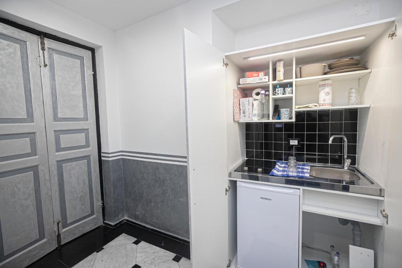 Dimora Patrizia In Centro Apartment Genoa Bagian luar foto