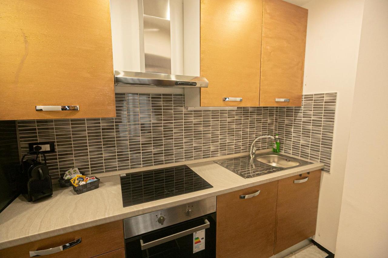 Dimora Patrizia In Centro Apartment Genoa Bagian luar foto