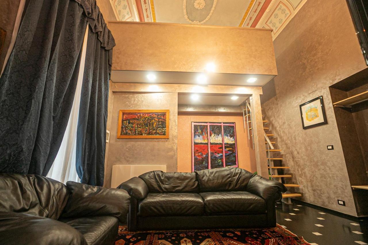 Dimora Patrizia In Centro Apartment Genoa Bagian luar foto